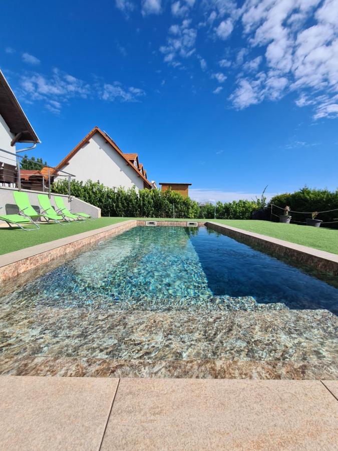 Aranyeso Apartmanhazak No.1 Balatonalmádi Exteriör bild