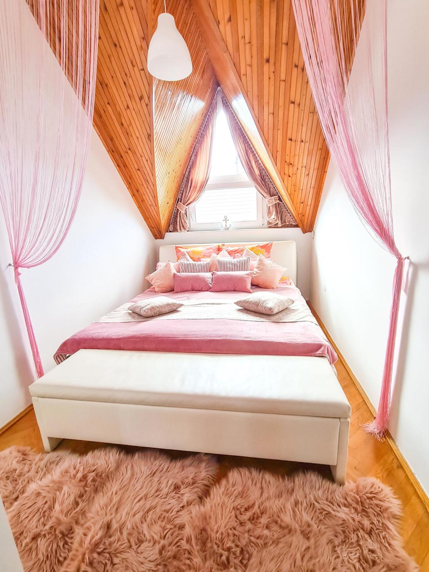 Aranyeso Apartmanhazak No.1 Balatonalmádi Exteriör bild